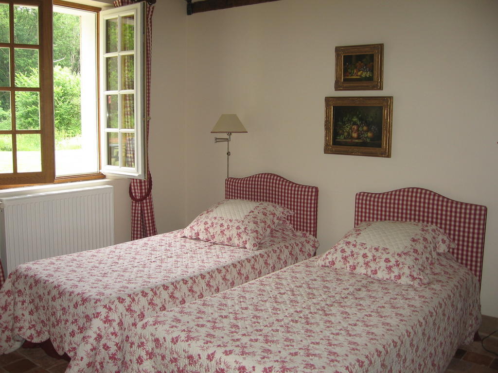 Bed and Breakfast Les Vieux Guays Cerdon  Zimmer foto