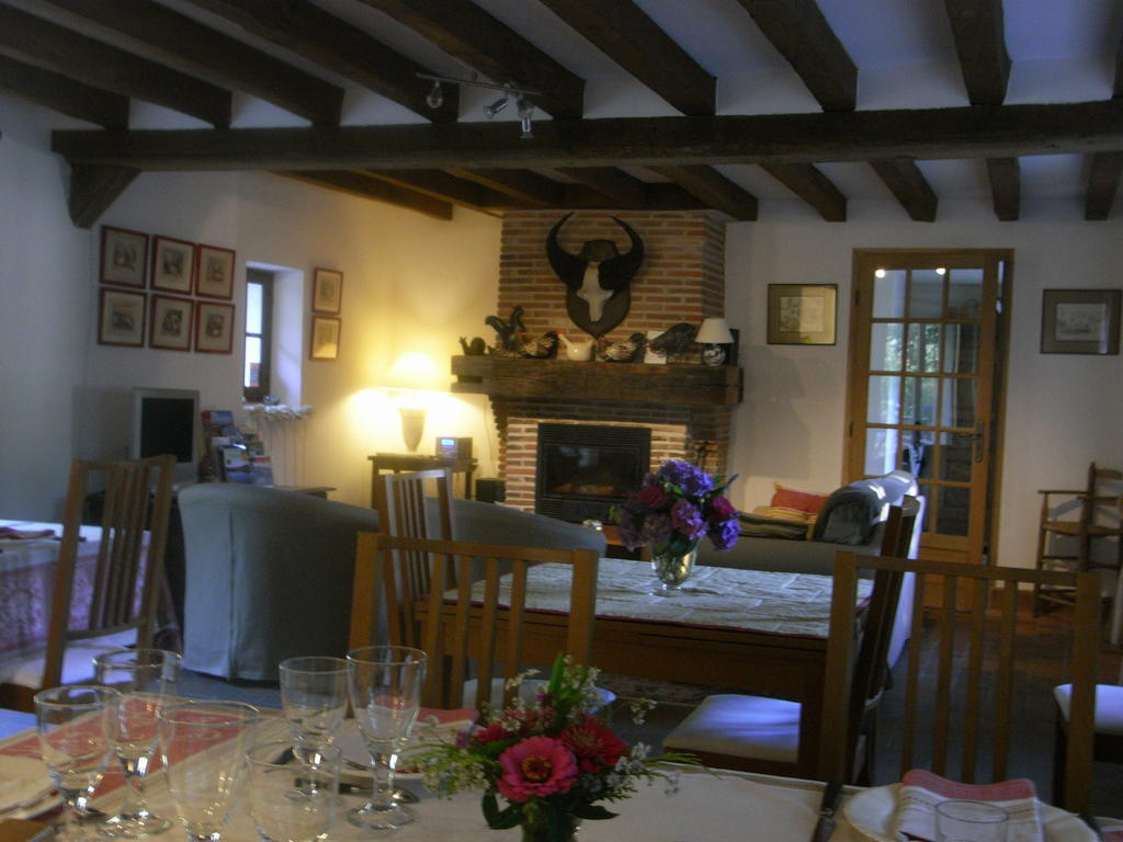 Bed and Breakfast Les Vieux Guays Cerdon  Exterior foto